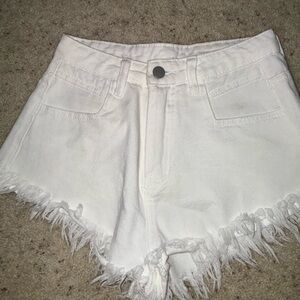 White jean shorts size xs